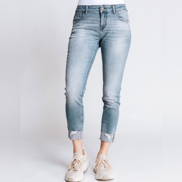Zhrill Nova Blue Jeans are skinny jeans that are 3/4 length Crop size 25 - Picture 1 of 10